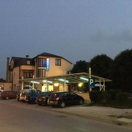 Motel Otoka Donji Vakuf Exterior photo