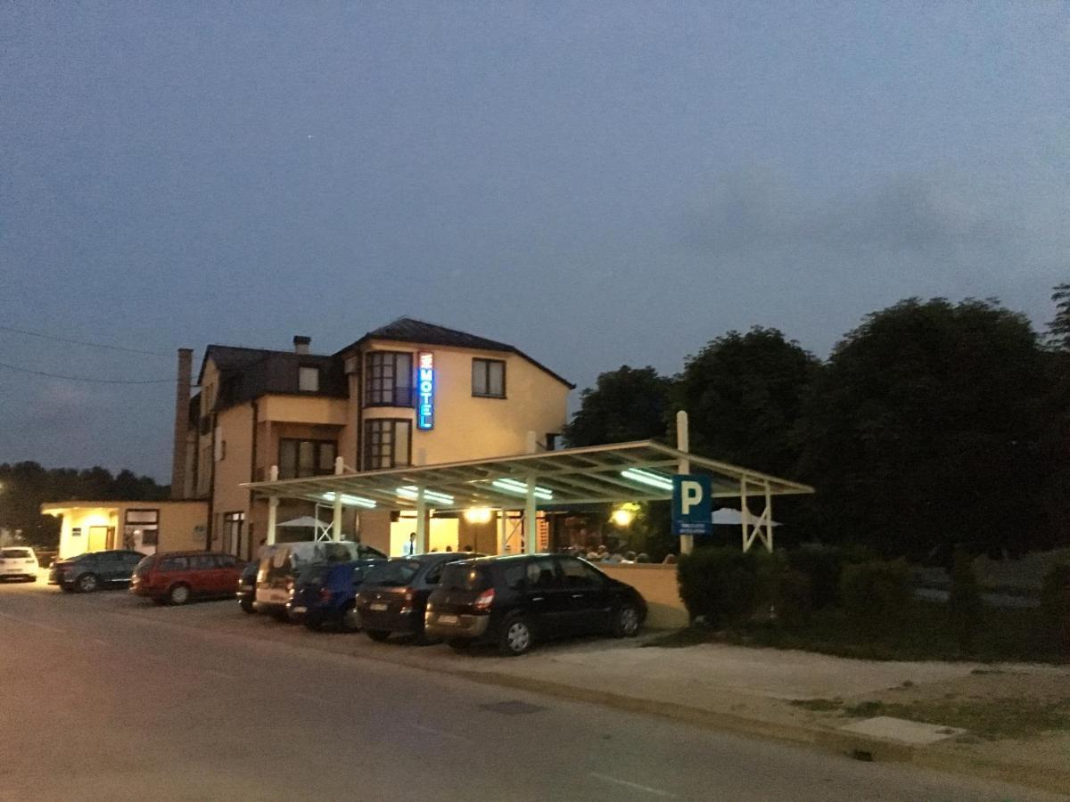 Motel Otoka Donji Vakuf Exterior photo